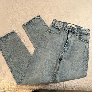 Abercrombie & Fitch Curve Love Ultra High Rise 90s Straight Jean